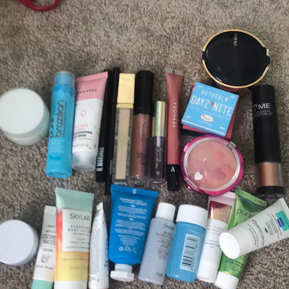 With all purchases small gift is included for FREE